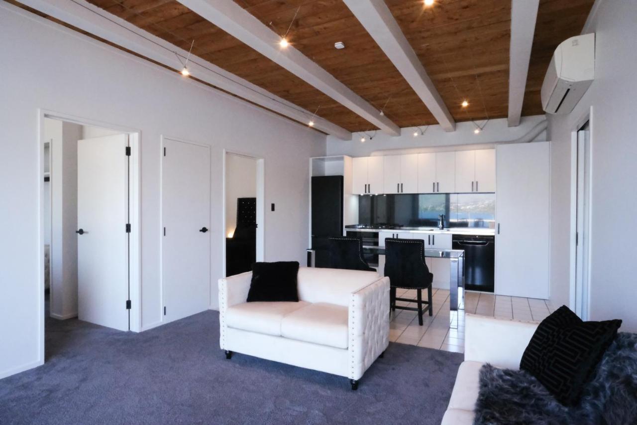 Te Wai • Luxe @ The • *