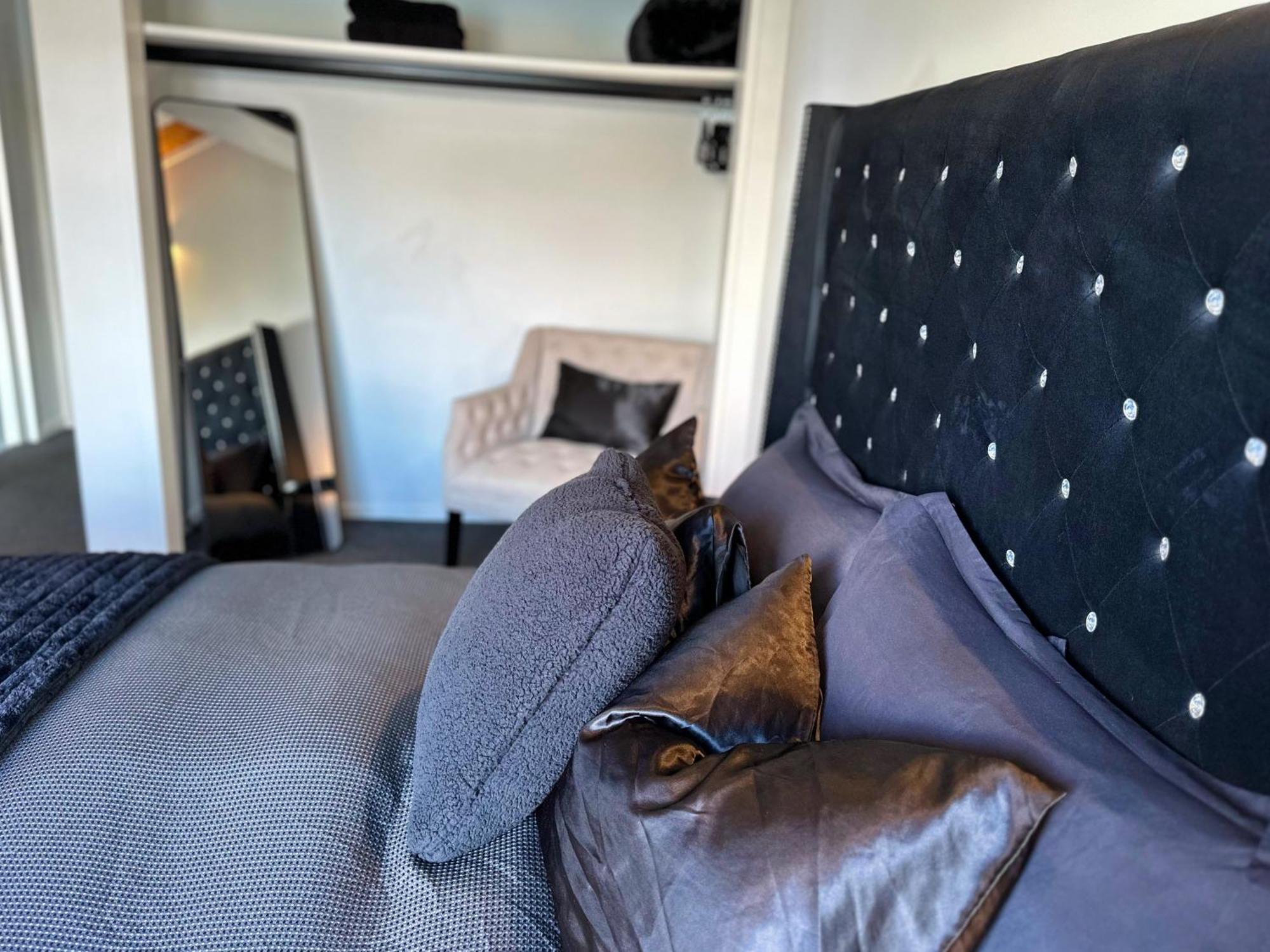 Apartment Te Wai • Luxe @ The • Queenstown